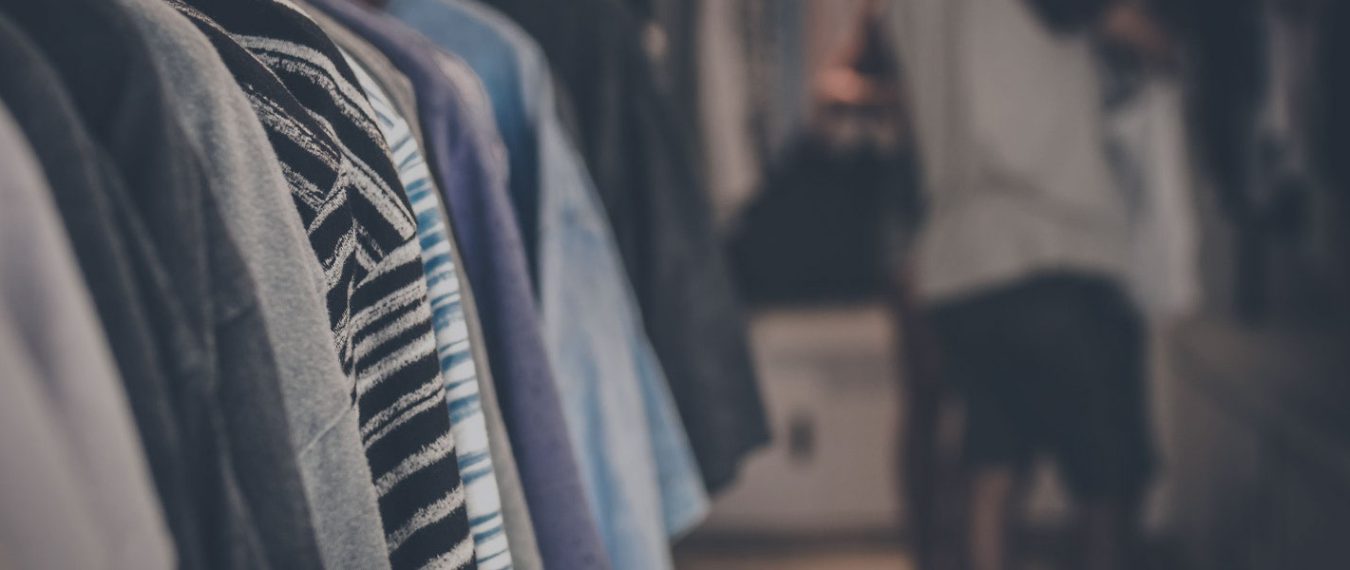 3 lorem ipsum doalr sit amet consectuter adipisinipq elit.